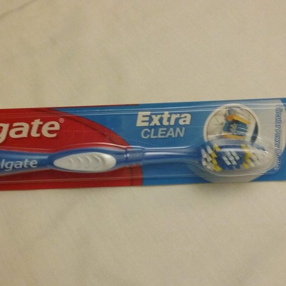 Adult Colgate Extra Clean toothbrush; size: Medium; New-Last ONE - Picture 3 of 9
